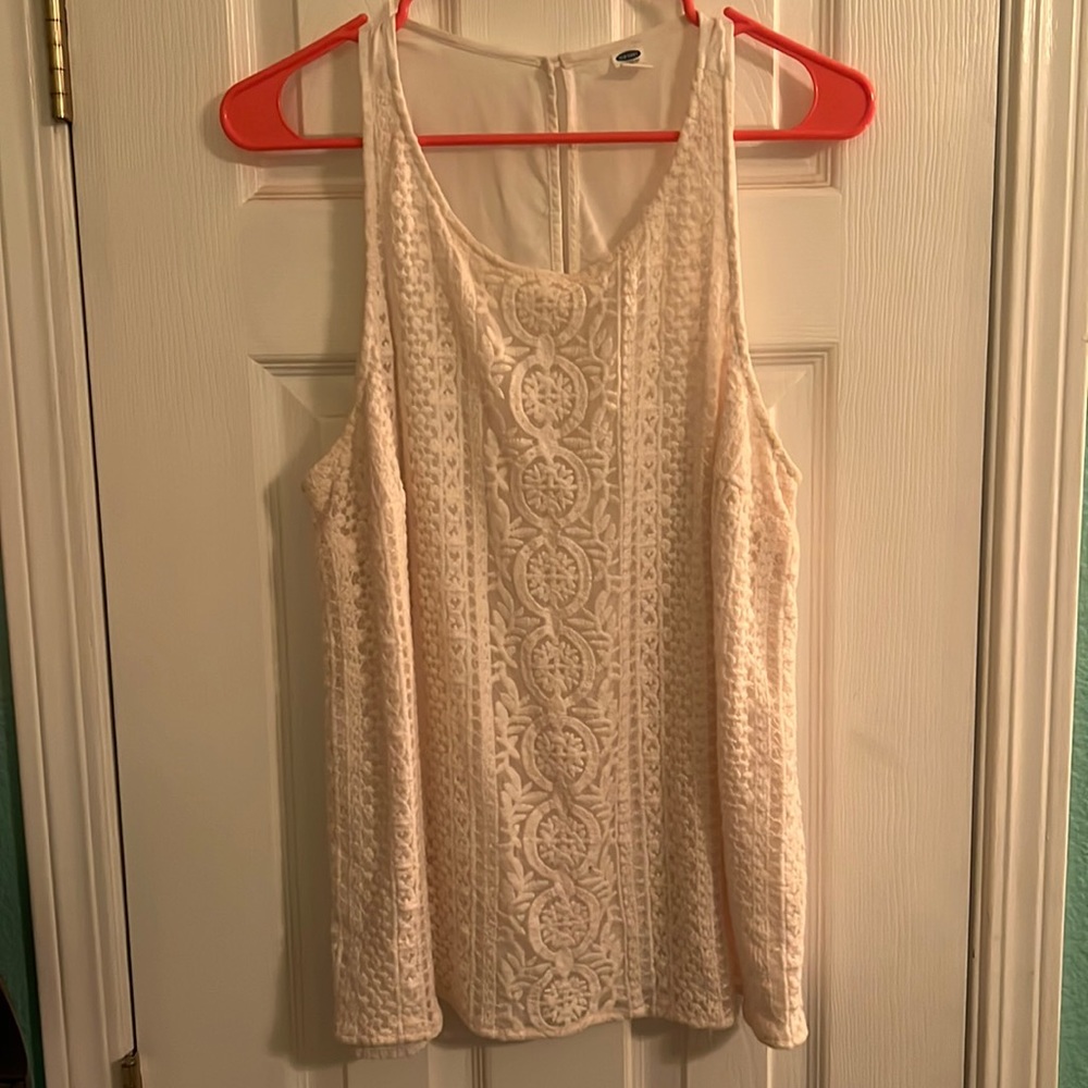 Lacey scoop neck tank top
